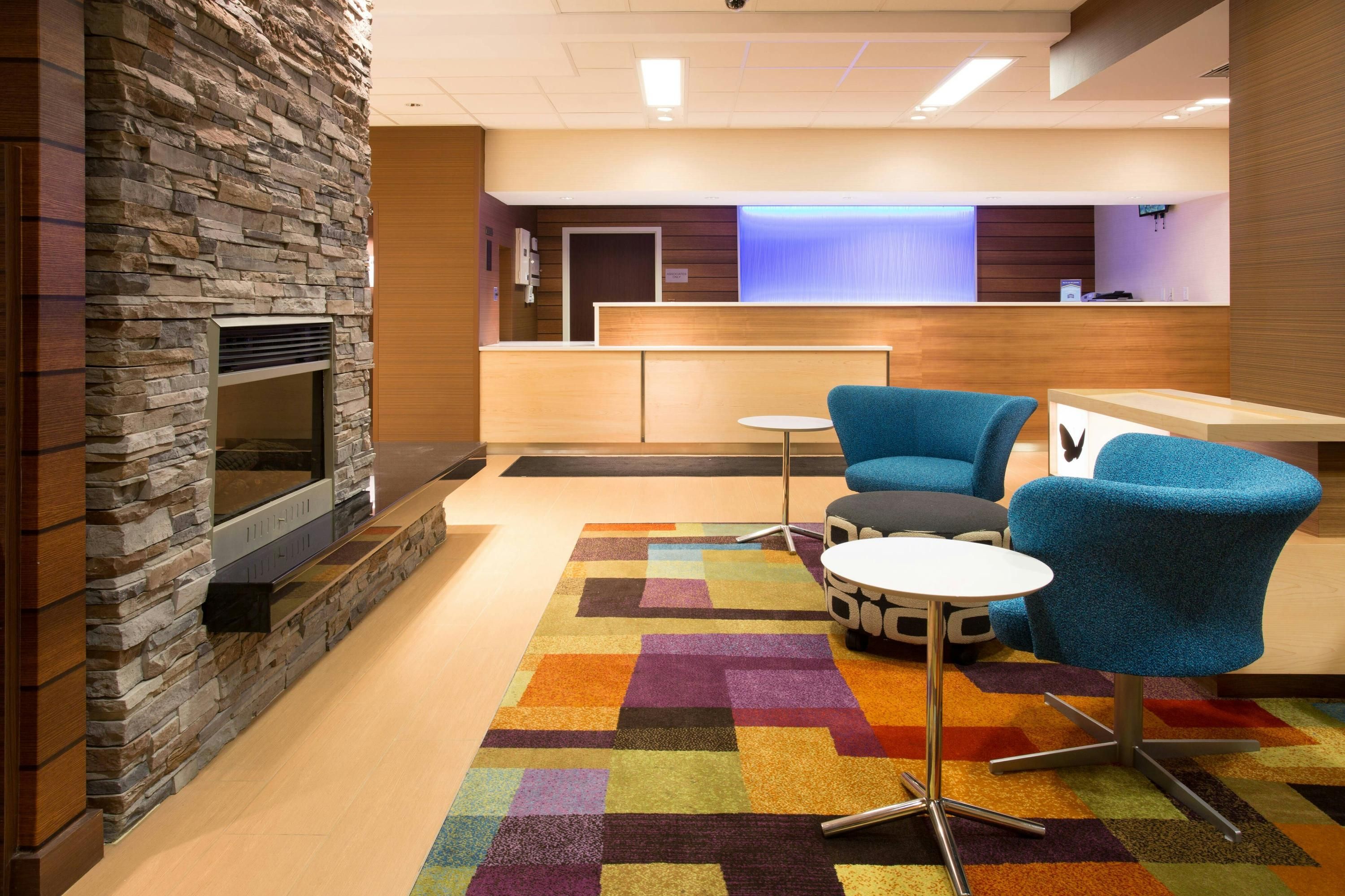Fairfield Inn & Suites by Marriott Boston Milford - Milford - Salónek