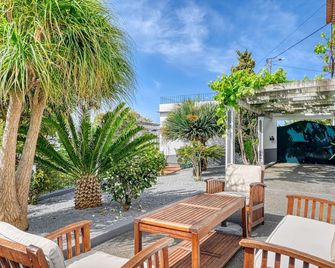 Casa de Ponte, a Home in Madeira - Ponta do Sol - Patio