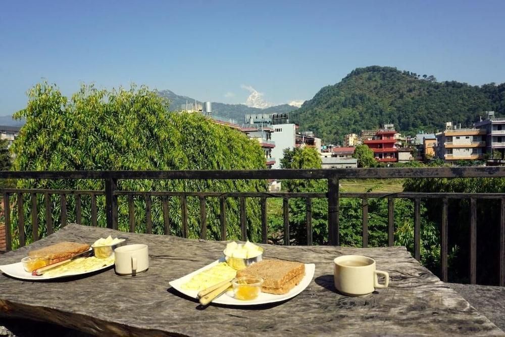 تشيري جاردن - بوخارا - شرفة