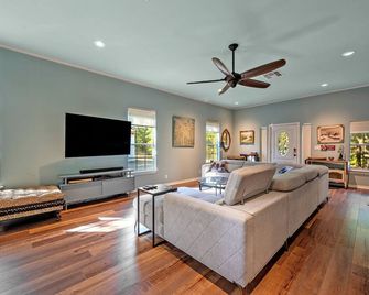 Entire Home! Fantastic Kitchen! 3 Full Baths - Mead - Sala de estar