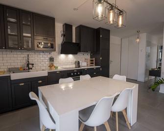 Spacious apartment near the beach - Bordeaux - Cuisine