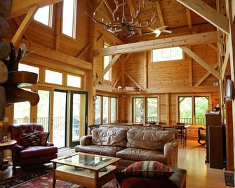 Lake Superior Beachfront, 4+ Bedrooms, Spectacular Timberframe Home - Washburn - Living room