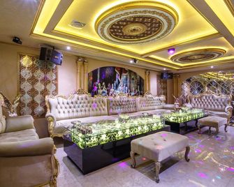 Grand Excelsior Hotel Deira - דובאי - טרקלין