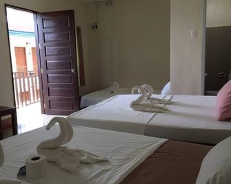 OYO 1121 Junlyn Apartelle - Panglao