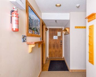 Cozy Studio Mountain Retreat - Big White - Pasillo