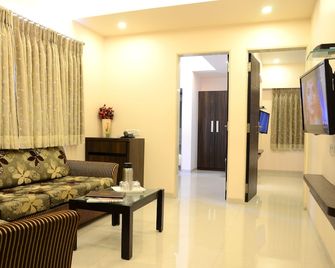 Hotel Sunny International - Mahabaleshwar - Stue