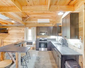 5 Mi to Lake Barkley Secluded Retreat in Kuttawa - Kuttawa - Keuken