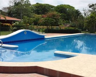 Casa del Sol- Detached Bungalow, walk to the beach - Esterillos - Piscina