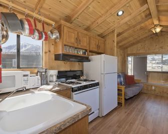 Sierra Meadows Ranch - Mammoth Lakes - Kitchen