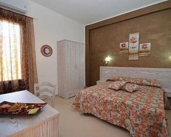 Terra Del Sole - Macari - Habitación