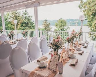 Strandhotel Vier Jahreszeiten Buckow - Buckow - Restaurant