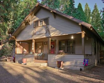 Cool Creek Cottage, Crater Lake National Park , trails and waterfalls nearby. - Prospect - Edificio