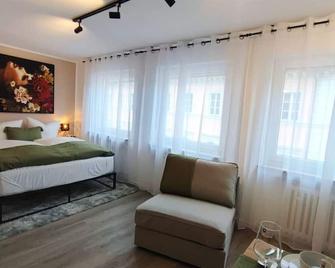 ELApart by Homely Stay - Moderne Apartments mit Self-Check-in - Bad Kissingen - Schlafzimmer