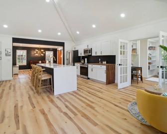 Urban Farmhouse with a Modernism Twist! home - Moultrie - Kitchen