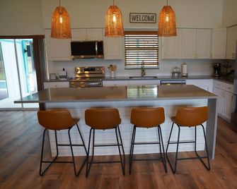 Perfect Getaway with the pool - North Port - Cocina