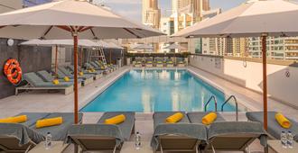 Wyndham Dubai Marina - Dubai - Svømmebasseng
