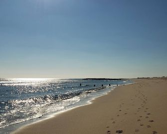 Charming 3-bedroom 2 Bathroom House. Just 2.5 blocks to the beach! - Belmar - Beach