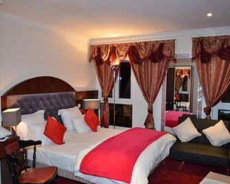 Hotel Regina Montmartre - Paris - Phòng ngủ
