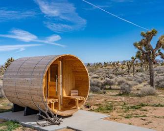 Casa Descanso Modern Pool House with Sauna - Pioneertown - Patio