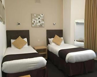 Lord Nelson Hotel - Liverpool - Bedroom