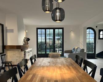 Votre Maison de Vacances au Bord de la mer - Damgan - Dining room