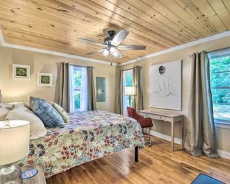 Owls Hideaway in Cleveland with 2 Fire Pits! - Cleveland - Bedroom