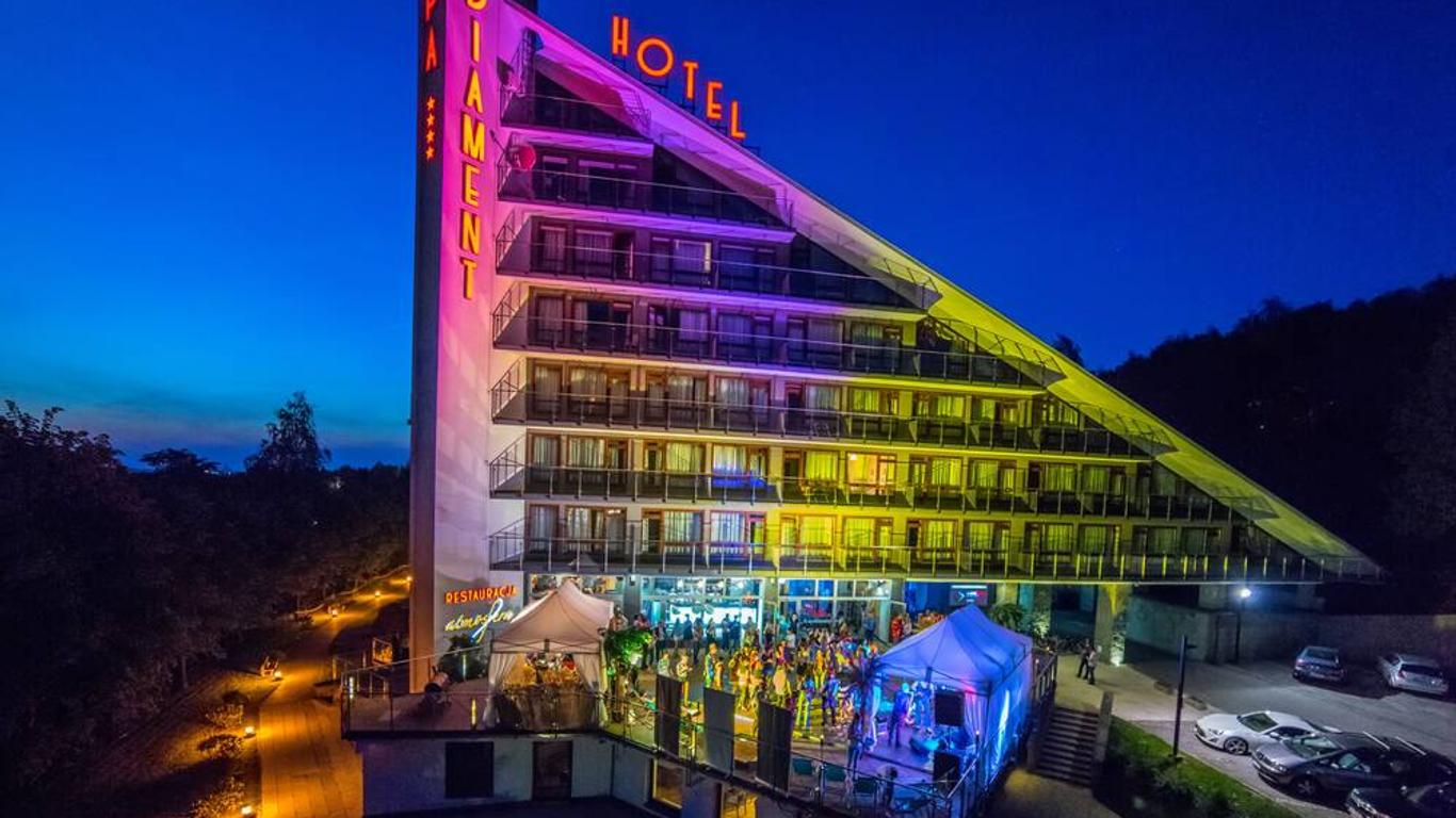 سبا آند ويلنس هوتل ديامنت أوسترون