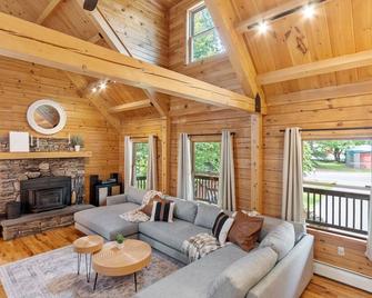 Our Pondside Cabin - Westminster - Sala de estar