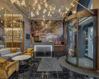 Grand Poet Hotel By Semarah - Riga