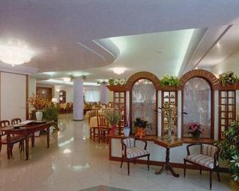 Hotel Ristorante Pedrocchi - San Giorgio di Perlena - Lobby