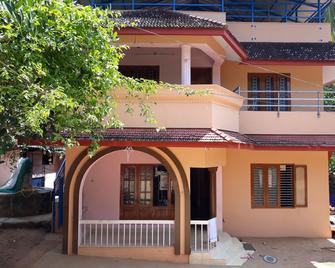 Comfortable living in a private environment - Kovalam - Building