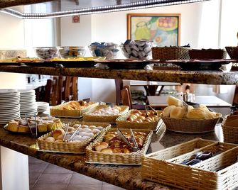 Hotel Casablanca - Águas de Lindóia - Buffet