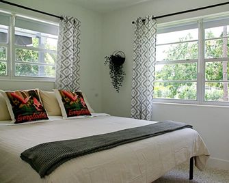 Relaxing Farmhouse b/w Miami & Florida Keys! Newly Renovated Family/Pet-Friendly - Homestead - Chambre