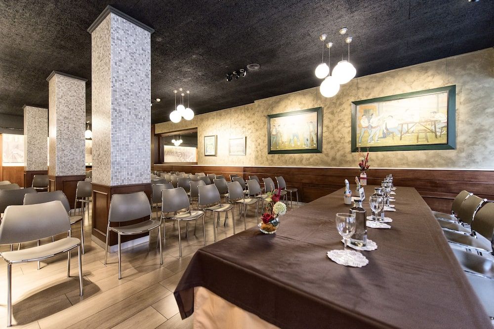 هوتل مايسونافي - بنبلونة - مطعم