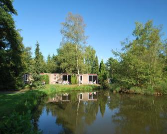 Single-storey House With Garden, in a Natural Area - Vledder - Edificio