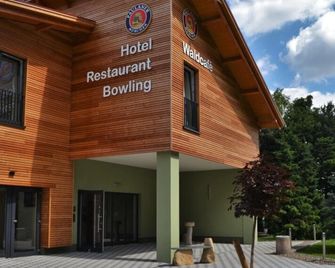 Hotel & Restaurant Waldcafe Hettstedt - Aschersleben - Gebouw