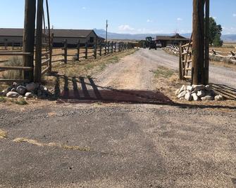 Located At The Foothills Of The Rocky Mountains! Glamping - パウエル - ビーチ
