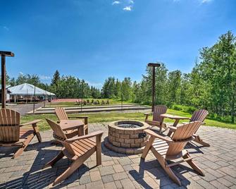 Ski-InandSki-Out Retreat with Resort Amenities! - Lutsen - Patio