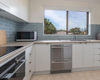 Fourwinds 8 - Tuncurry - Cocina