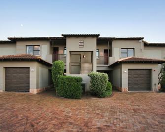 4 Bella Casa Self Catering - Langebaan - Building