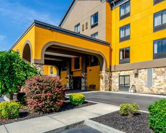 Quality Inn & Suites Abingdon - Abingdon - Building
