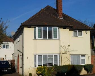 Carlton Lodge - Cambridge - Building