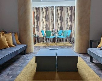 Super 7Bed House - Hot Tub - Large Gathering Meets - Headingley - Living room