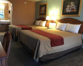 Econo Lodge Inn and Suites Laredo - Laredo - Bedroom