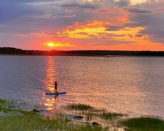 Amazing Waterfront guest suite in the Hamptons with private entrance - Riverhead - Näkymät ulkona