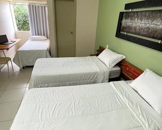 Apides Palace Hotel - Pedro Canário - Habitación