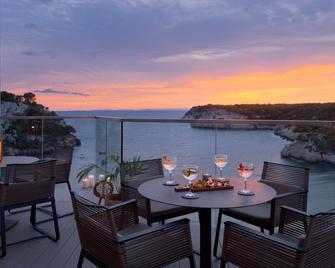 ميليا كالا جالدانا - مينوركا - Cala Galdana - شرفة