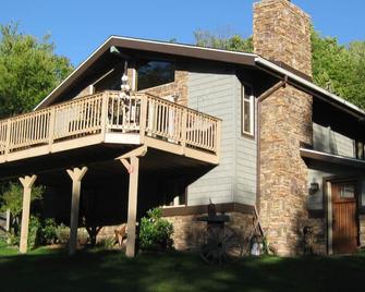 4 Season Vacation Rental - Hensonville - Edificio