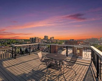 Plaza Scenic - Walk to Nelson + Plaza +Streetcar - Kansas City - Balcony