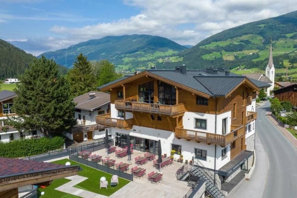 Herz3 Hotel Bar Restaurant Trattoria - Hollersbach im Pinzgau - Gebouw